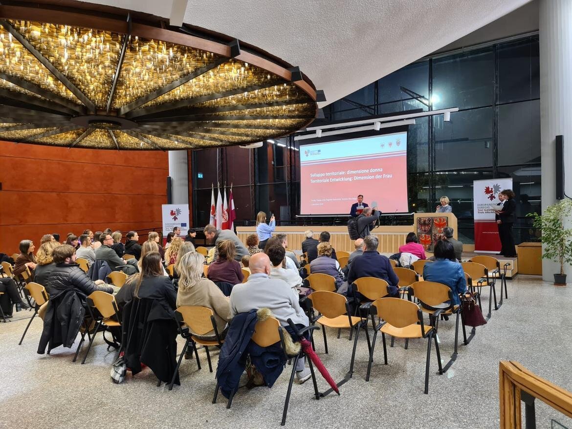 Public Image Comunicati 2023 Pubblico Al Premio Euregio Dimensione Donna Foto Festi