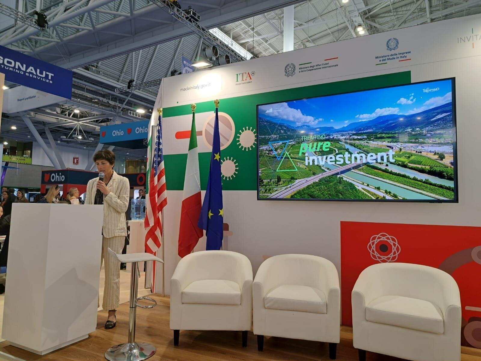 Public Image Comunicati 2025 Bio Ita Monica Carotta