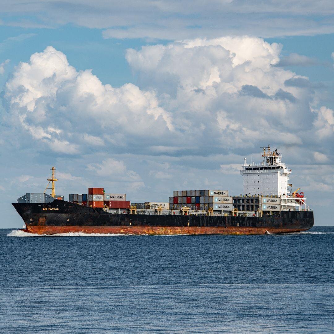 Public Image Nave Cargo