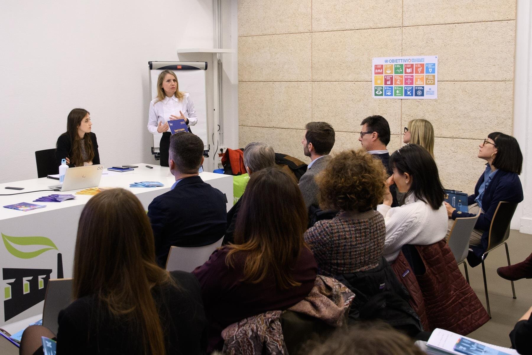 Public Image Comunicati 2025 A Community Manager 5382 Lr