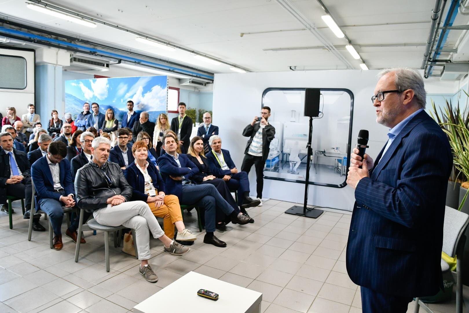 Public Image 2024 Hub Scienze Vita Paolo Macchi