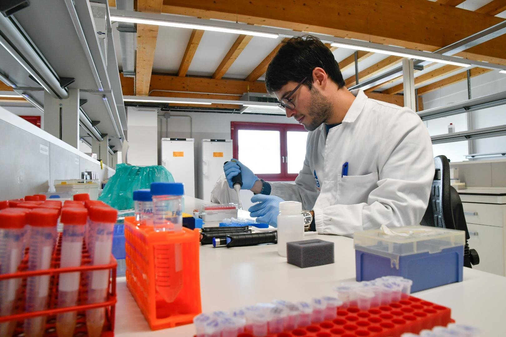 Public Image 2024 Hub Scienze Vita Alia Lab2