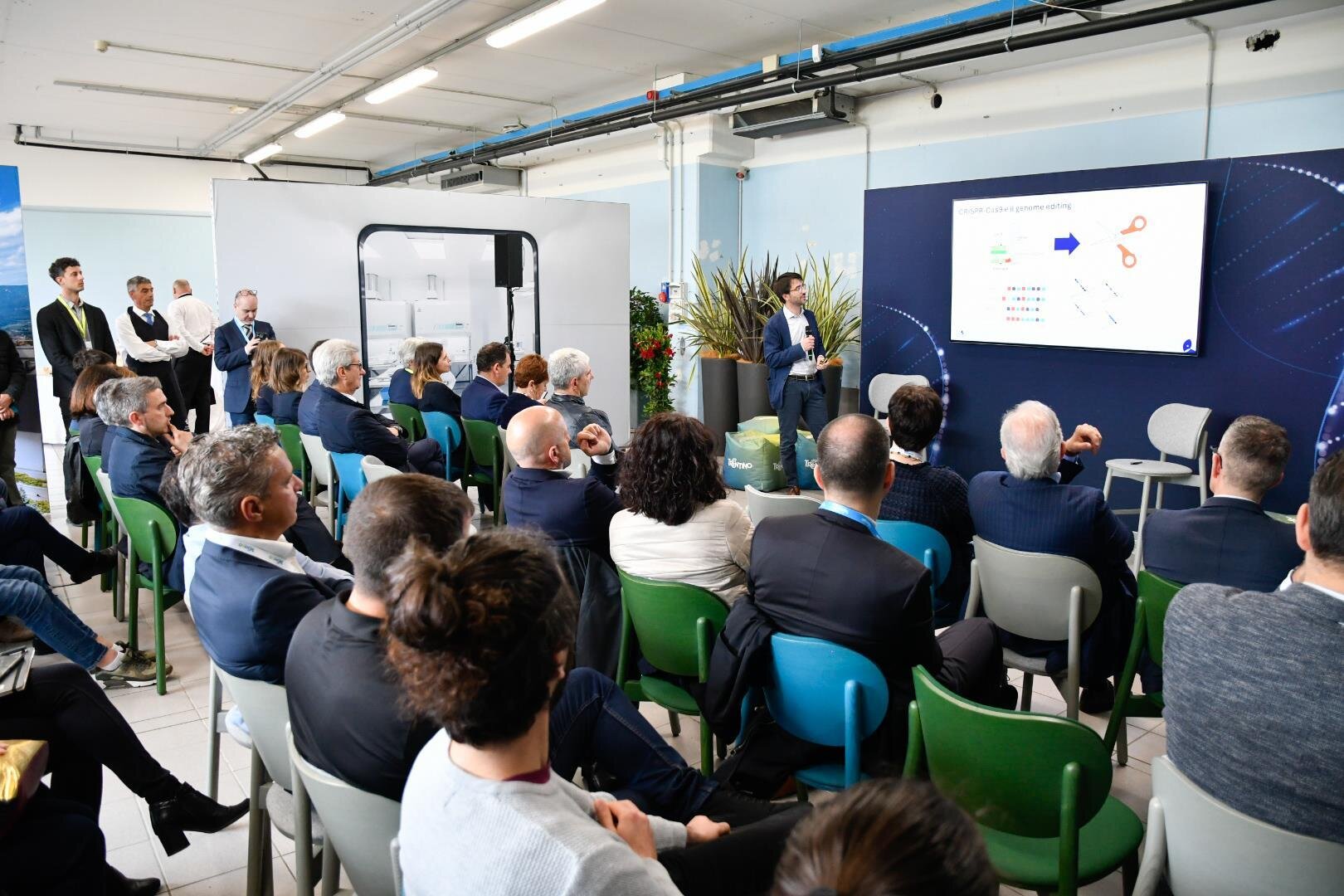 Public Image 2024 Hub Scienze Vita Presentazione