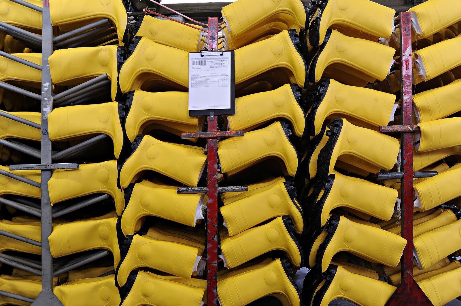 Public Image Comunicati 2022 Spirale Stivali