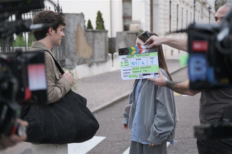 3 Tutta Scena Backstage Da Sx Tommaso Cassissa Ginevra Francesconi