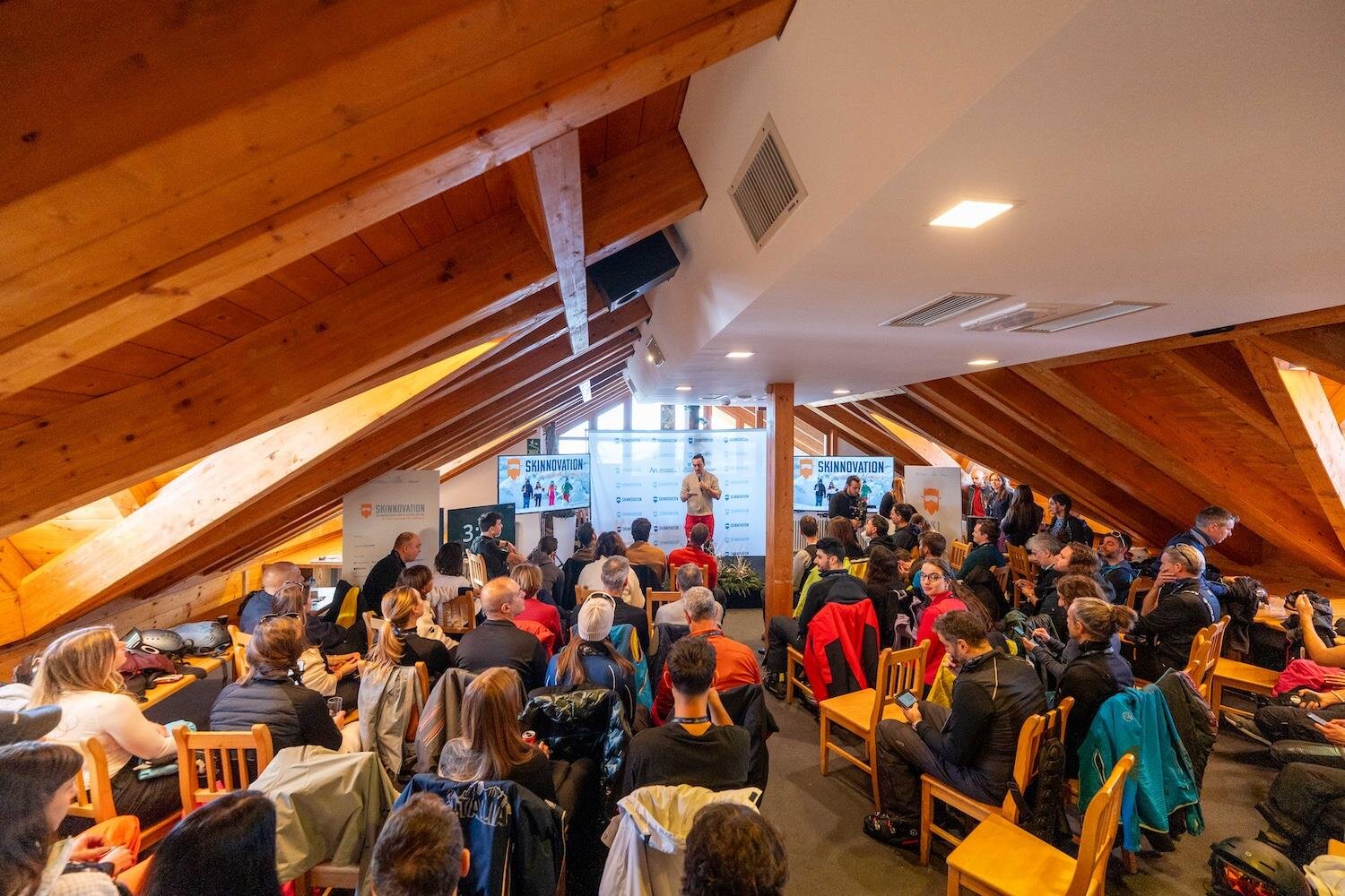 Un Momento Plenario Di Skinnovation